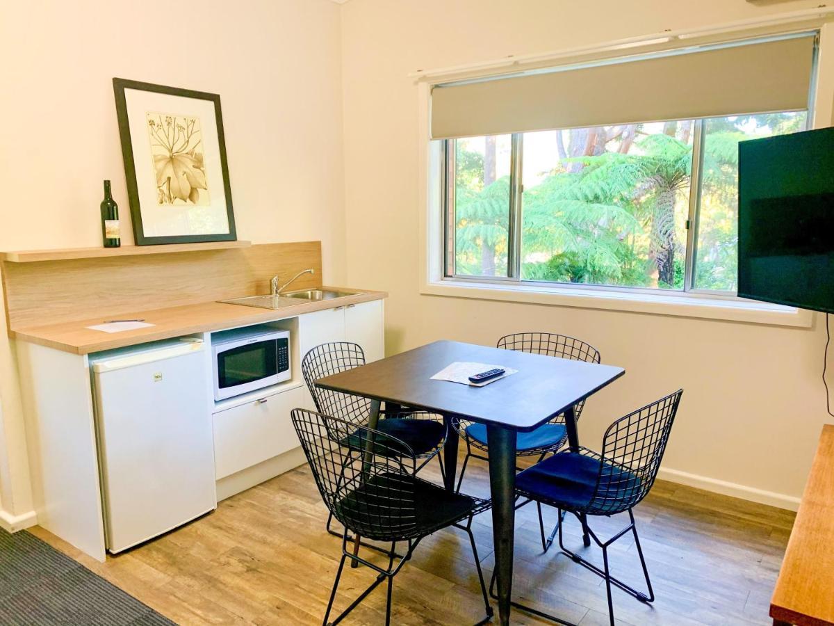 The Warby, Where Mid-Century Style Meets The Mountains Warburton Extérieur photo