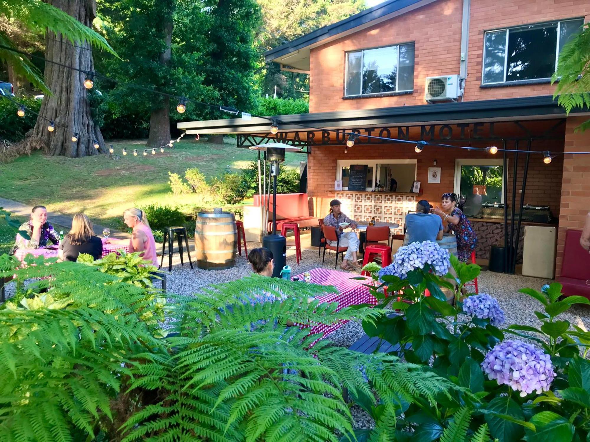 The Warby, Where Mid-Century Style Meets The Mountains Warburton Extérieur photo