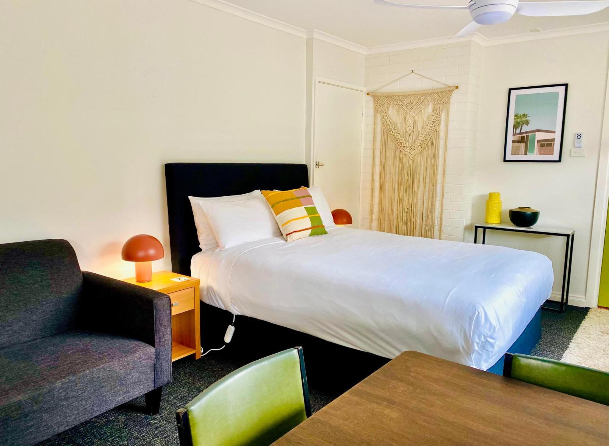 The Warby, Where Mid-Century Style Meets The Mountains Warburton Extérieur photo